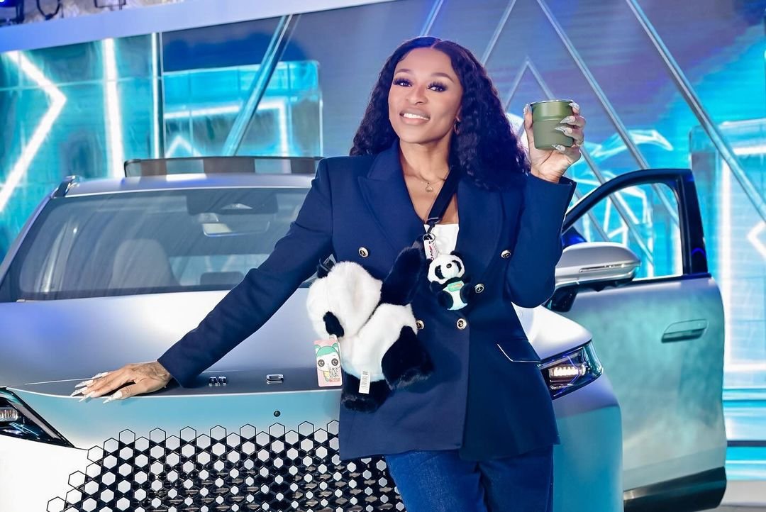 DJ Zinhle2