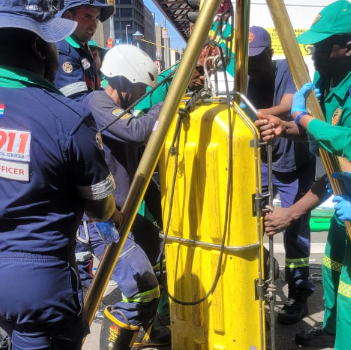 plumbers who died in manhole
