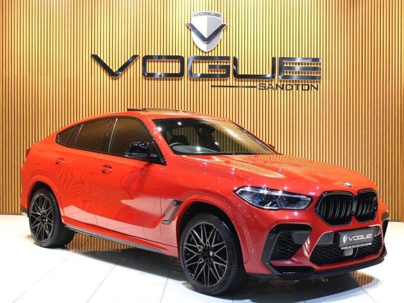 Sir Wicknell Chivayo honors soccer legend Peter Ndlovu with a luxury BMW