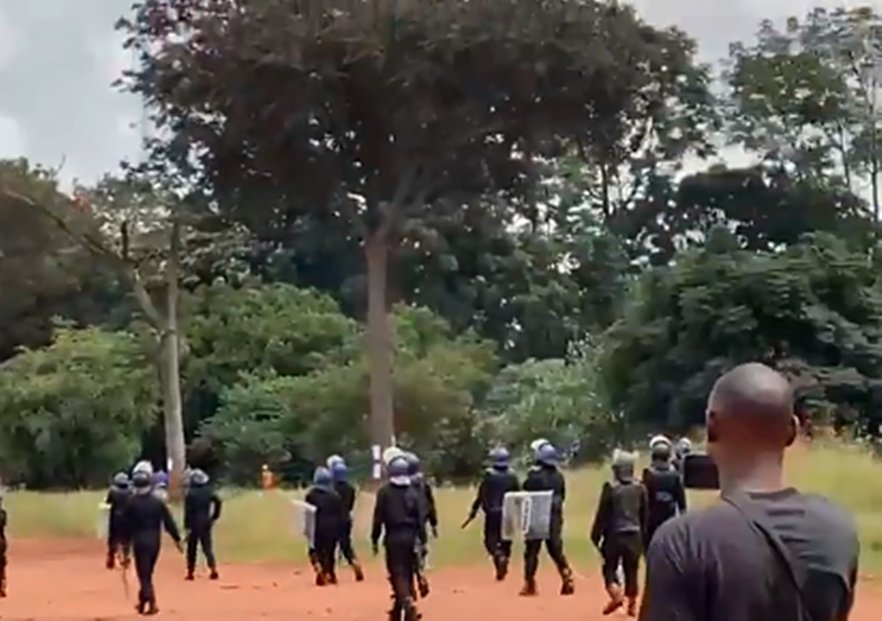 Zimbabwean protesters defy police as demonstrations continue at Freedom Square