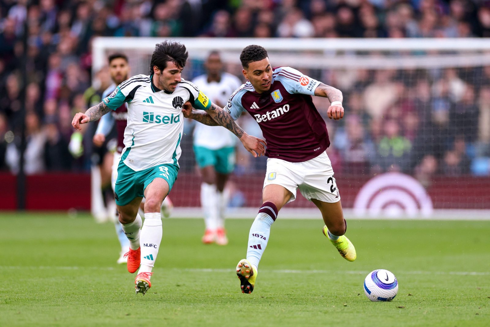Aston Villa 4 - 1 Newcastle United